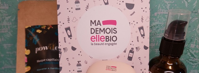 Faire un unboxing – La Box Mademoiselle Bio – Mai&nbsp;2023