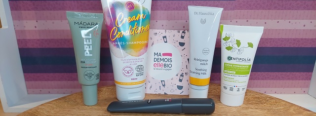 Faire un unboxing – La Box Mademoiselle Bio – Septembre&nbsp;2023